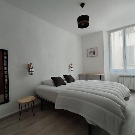Appartement Au Coeur Du Village Sisteron Esterno foto
