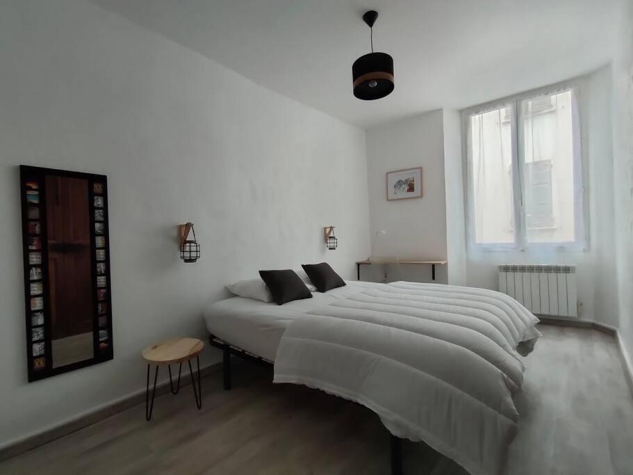 Appartement Au Coeur Du Village Sisteron Esterno foto