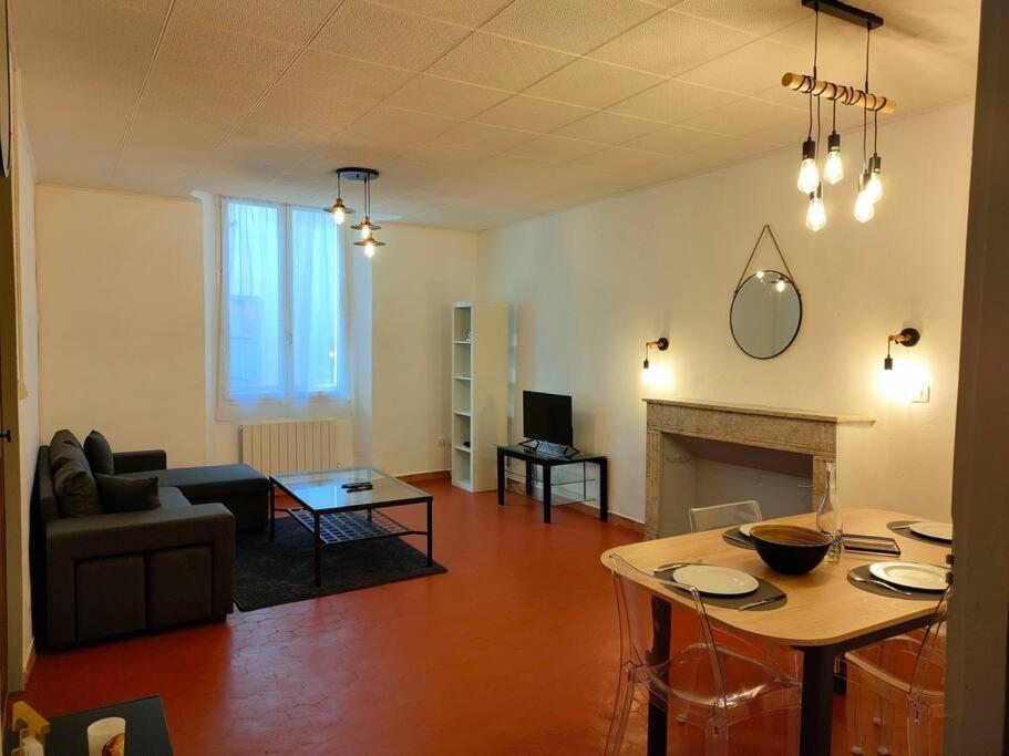 Appartement Au Coeur Du Village Sisteron Esterno foto